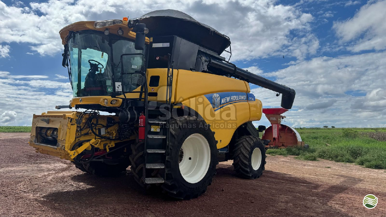 COLHEITADEIRA NEW HOLLAND CR 7.90 Sólida Máquinas Agrícolas ERECHIM RIO GRANDE DO SUL RS